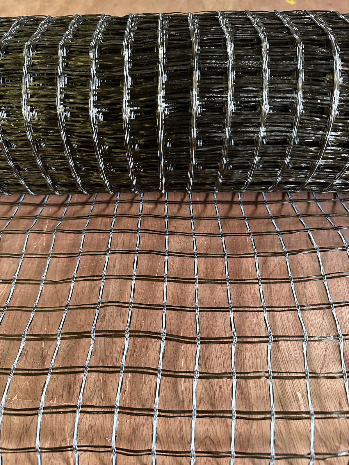 Malla de fibra de basalto 30/30 kN/m, recubrimiento polimérico, 25×25 mm, ancho 1 m, rollo de 50 m²